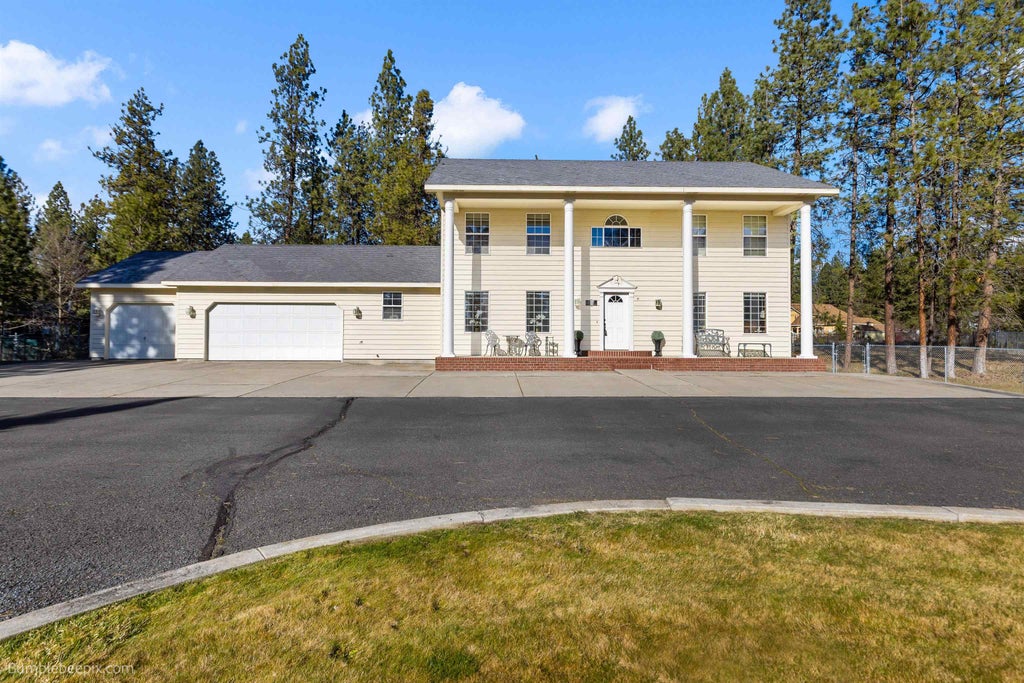 Photo of 16607 N Primrose Ln, Nine Mile Falls, WA 99026 (MLS # 202624558)