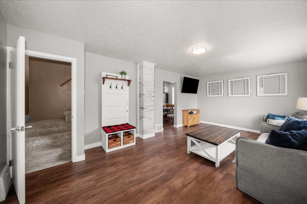 Photo of 1408 W Kiernan Ave, Spokane, WA 99205 (MLS # 202615932)
