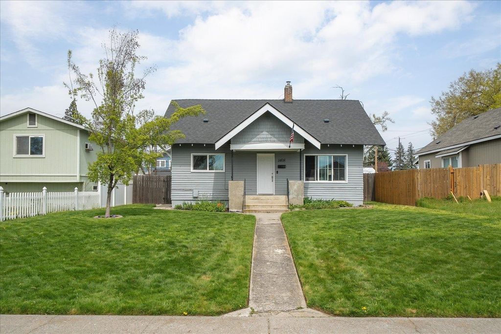 Photo of 1408 W Kiernan Ave, Spokane, WA 99205 (MLS # 202615932)