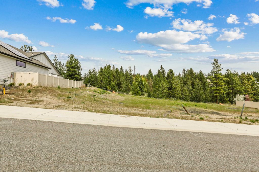 Photo of 5112 N Scenic Ln, Spokane, WA 99212 (MLS # 202616037)