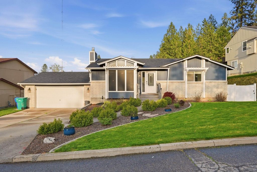 Photo of 4217 S Bowdish Rd, Spokane Valley, WA 99206 (MLS # 202616276)