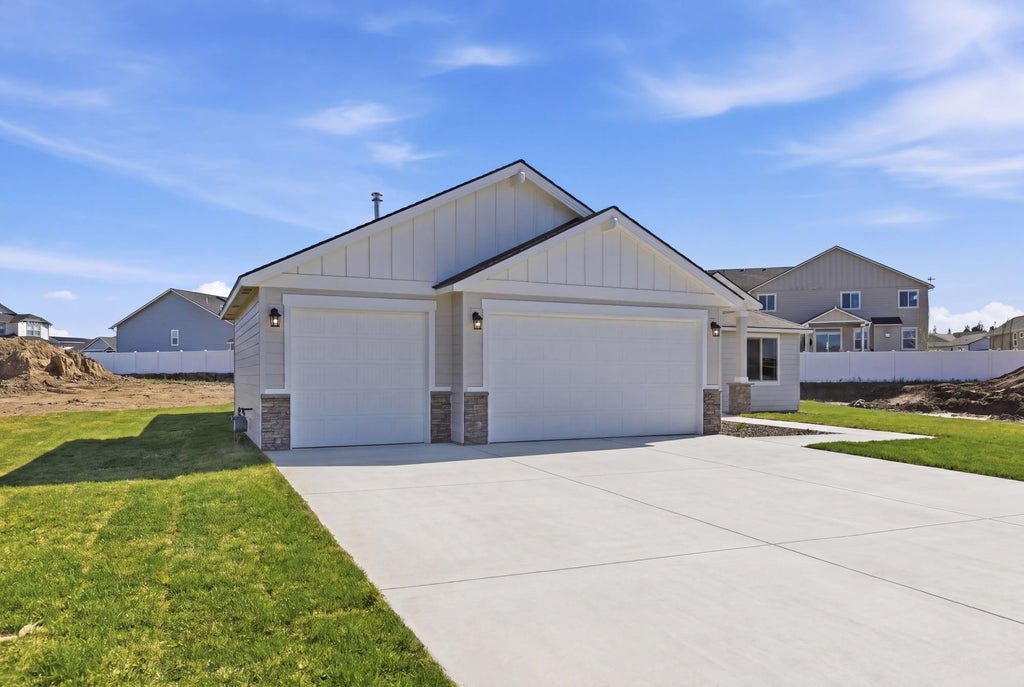 Photo of 1226 N Park Ct, Deer Park, WA 99006 (MLS # 202622459)