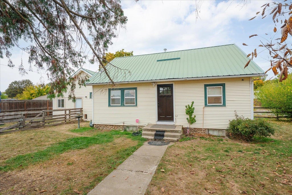 Photo of 13401 E Valleyway Ave, Spokane Valley, WA 99216 (MLS # 202625724)