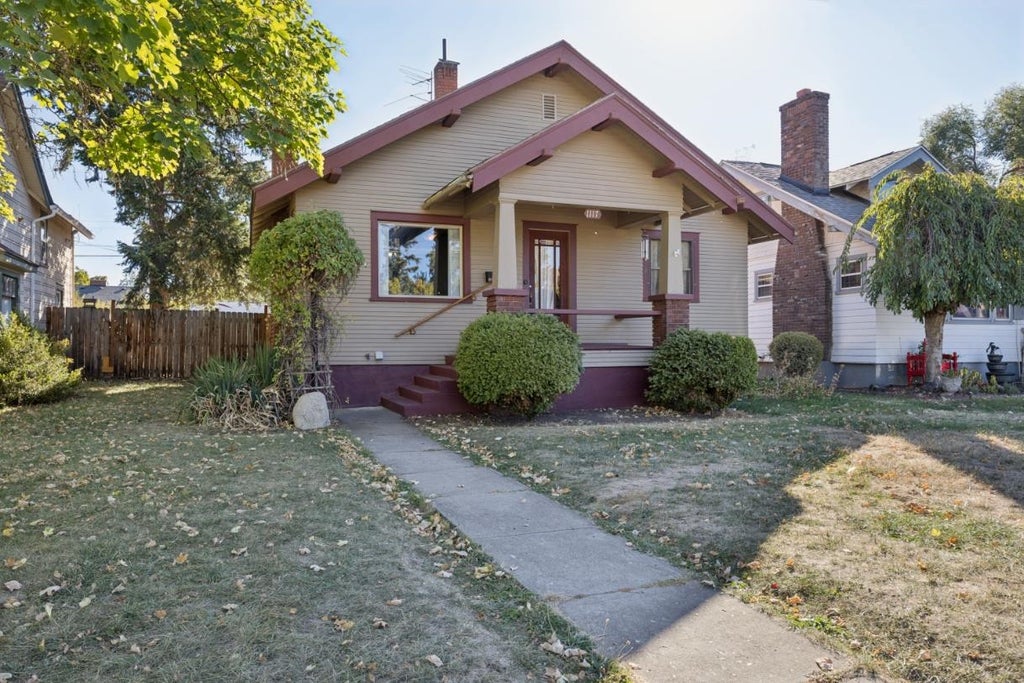 Photo of 1117 W Carlisle Ave, Spokane, WA 99205 (MLS # 202625815)