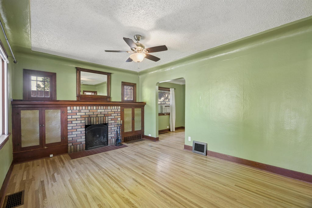 Photo of 1117 W Carlisle Ave, Spokane, WA 99205 (MLS # 202625815)