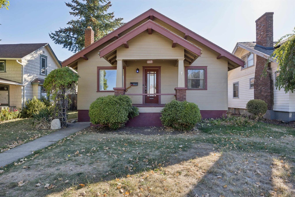 Photo of 1117 W Carlisle Ave, Spokane, WA 99205 (MLS # 202625815)