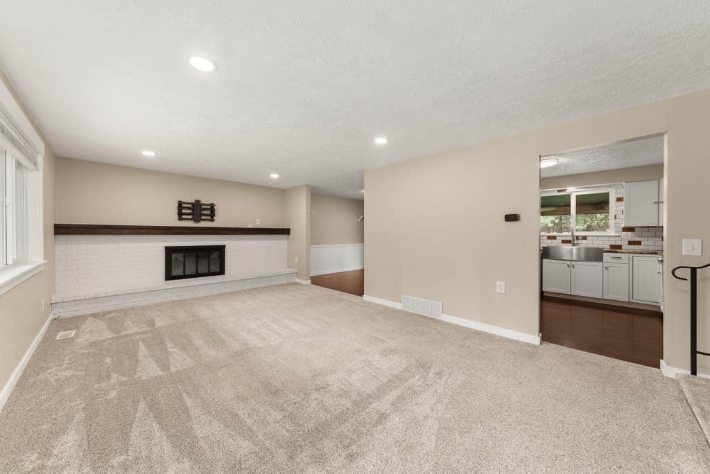 Photo of 612 E Roundtable Cir, Spokane, WA 99218 (MLS # 202622865)