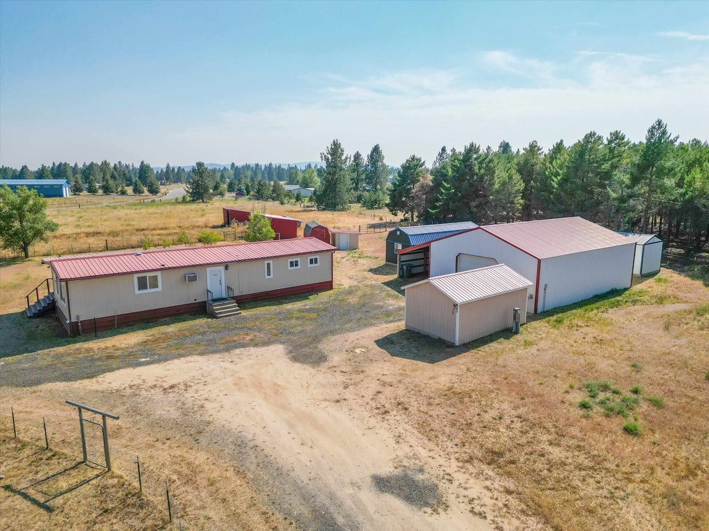 Photo of 2309 W Blue Quail Ct, Deer Park, WA 99006 (MLS # 202621828)