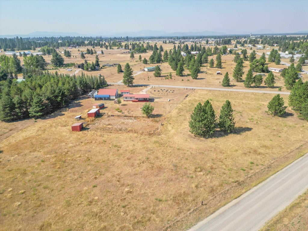 Photo of 2309 W Blue Quail Ct, Deer Park, WA 99006 (MLS # 202621828)