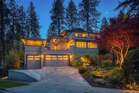 Photo of 1807 S Rockwood Blvd, Spokane, WA 99203 (MLS # 202616857)