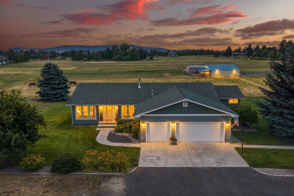 Photo of 8711 S Cedar Rd, Spokane, WA 99224 (MLS # 202624452)