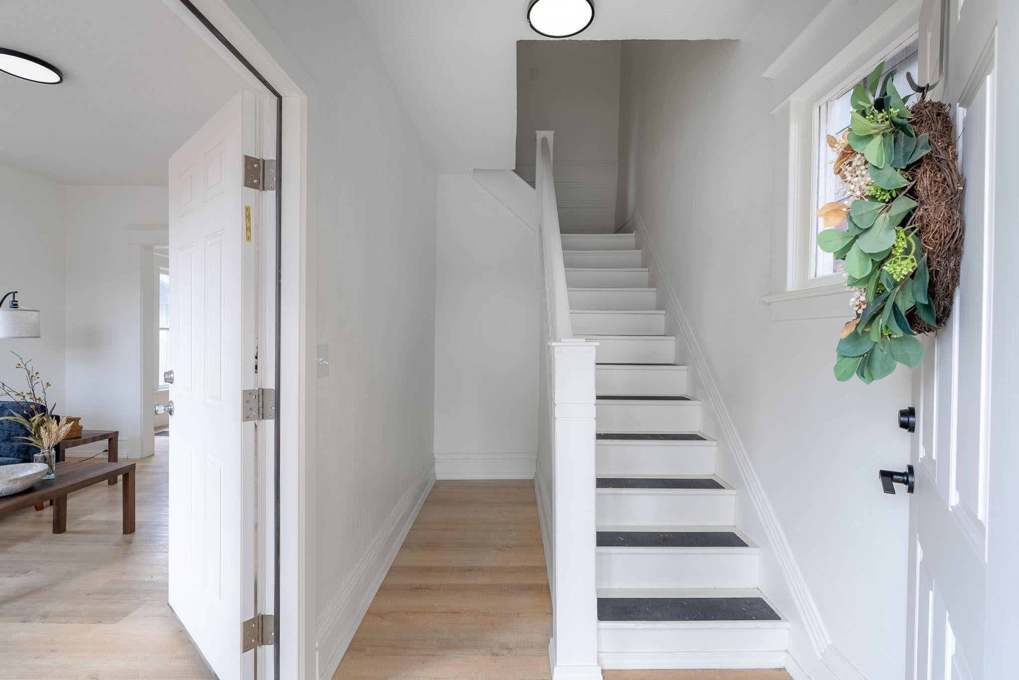 1014 W Spofford Ave - Photo 2