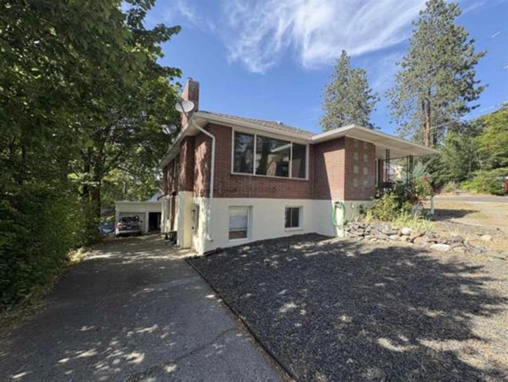 Photo of 820 / 828 W 11th Ave, Spokane, WA 99204 (MLS # 202625717)