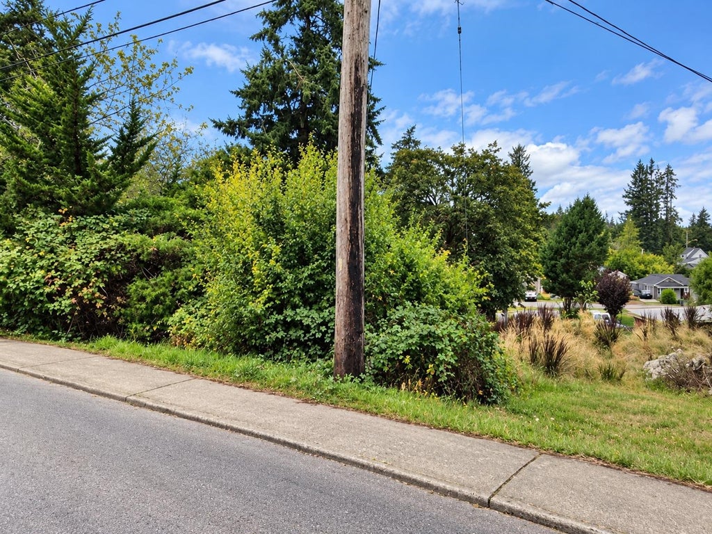 Photo of 1414 Sidney Ave, Other, WA 98366 (MLS # 202625950)