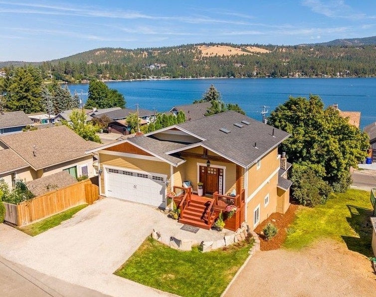 Photo of 902 S Liberty Dr, Liberty Lake, WA 99019 (MLS # 202623648)