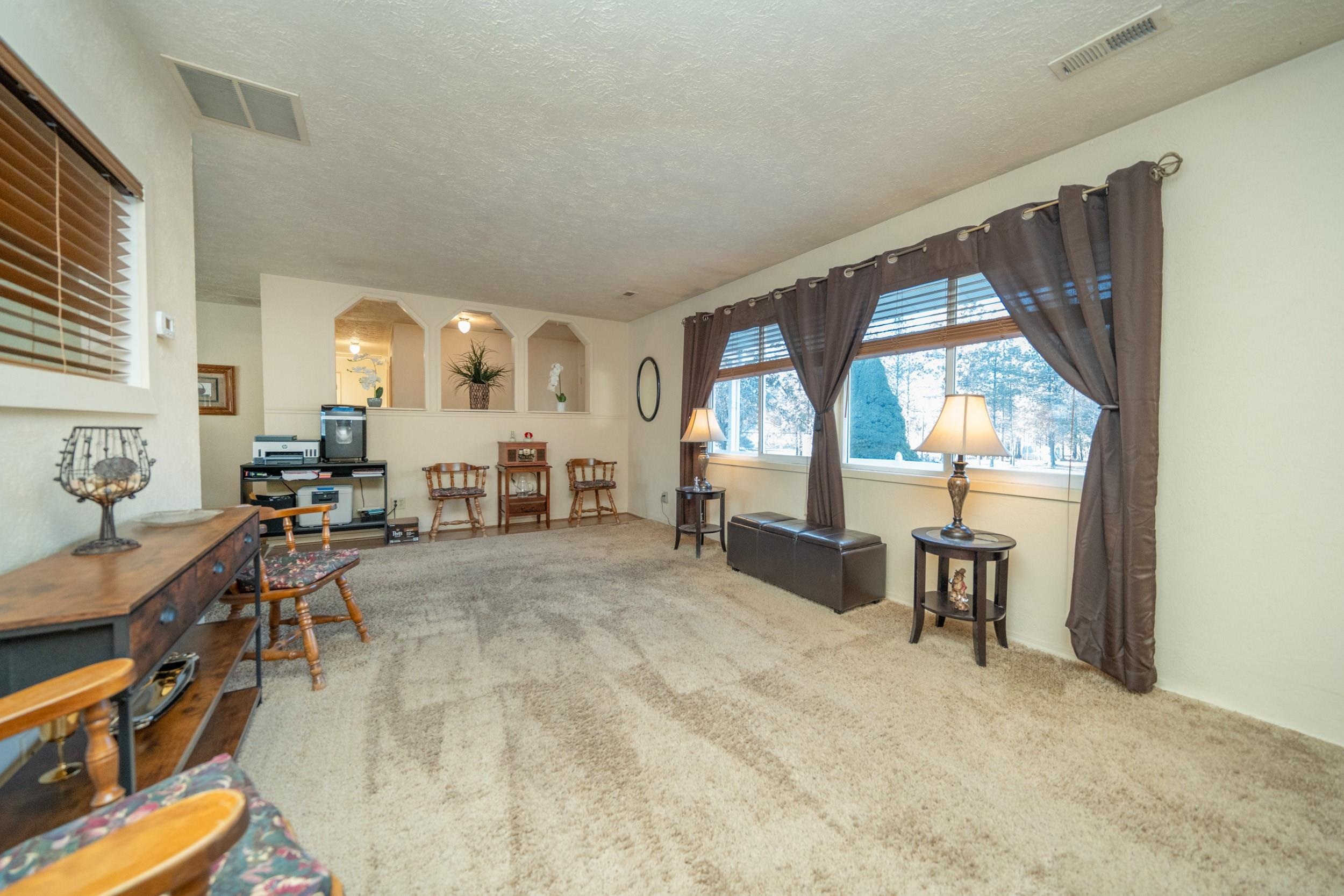 Chattaroy, Washington 99003, United States, 5 Bedrooms Bedrooms, ,3 BathroomsBathrooms,Residential,Active,12230