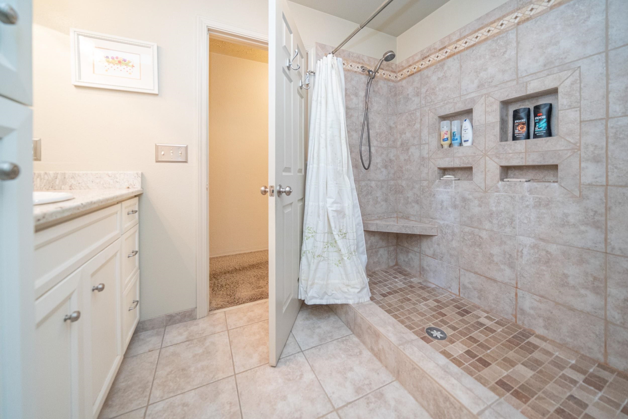 Chattaroy, Washington 99003, United States, 5 Bedrooms Bedrooms, ,3 BathroomsBathrooms,Residential,Active,12230