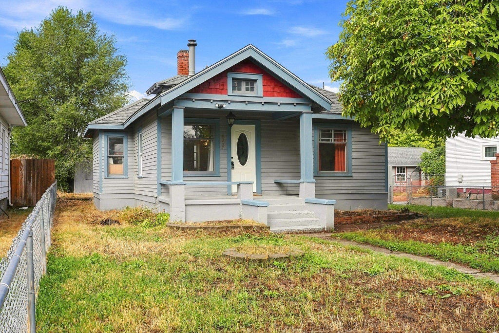 Photo of 4317 N Lincoln St, Spokane, WA 99205 (MLS # 202624086)
