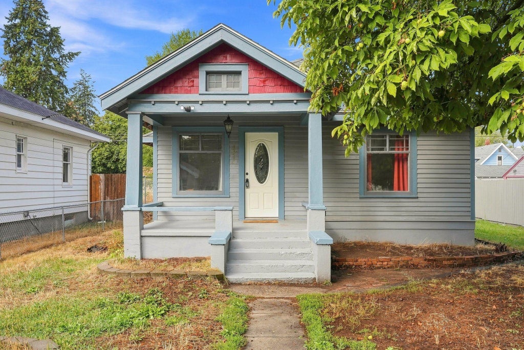 Photo of 4317 N Lincoln St, Spokane, WA 99205 (MLS # 202624086)