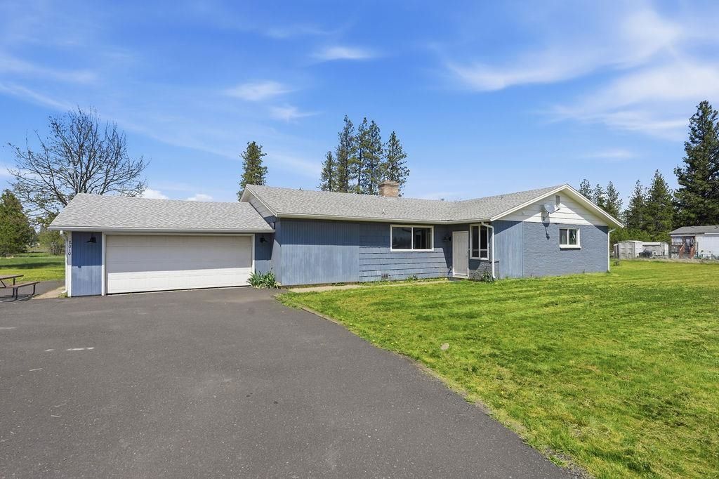 Photo of 8010 W Melville Rd, Cheney, WA 99004 (MLS # 202616376)
