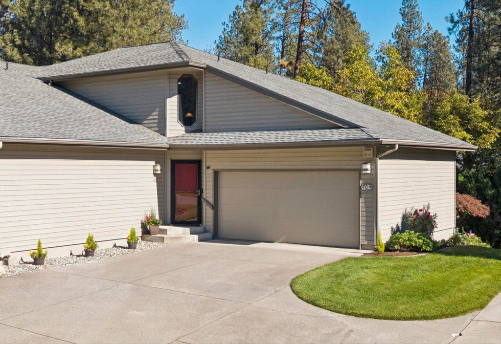 Photo of 702 W Briar Cliff Ct, Spokane, WA 99218 (MLS # 202625908)