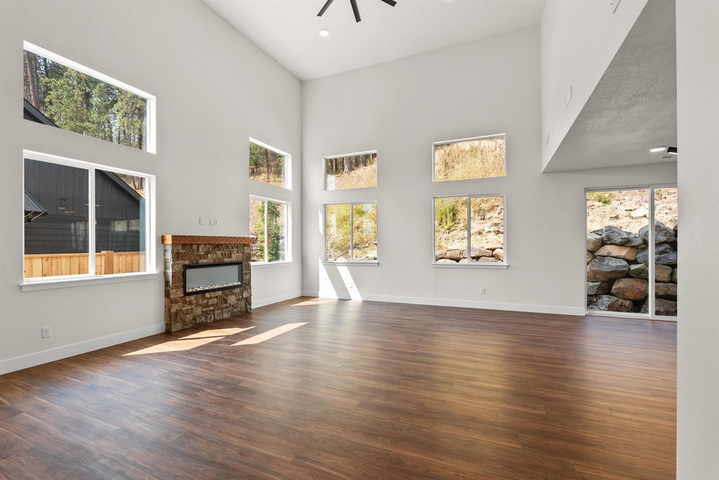 Photo of 7909 N Jefferson Dr, Spokane, WA 99208 (MLS # 202617541)