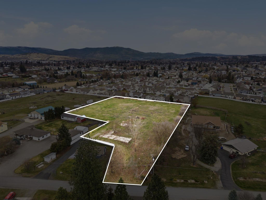 Photo of 17302 E Montgomery Ave, Spokane Valley, WA 99216 (MLS # 202620880)