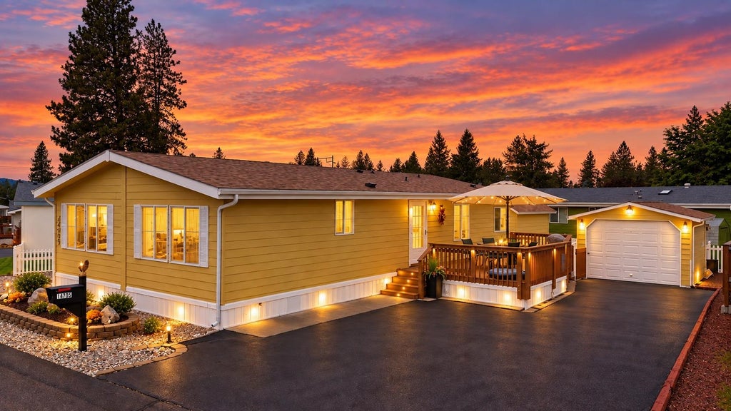 Photo of 14705 N CHESAPEAKE Ln, Mead, WA 99021 (MLS # 202624388)