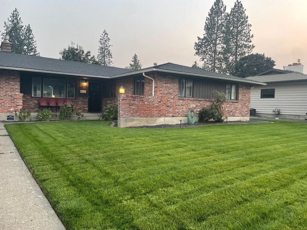 Photo of 2502 E 38th Ave, Spokane, WA 99223 (MLS # 202525475)
