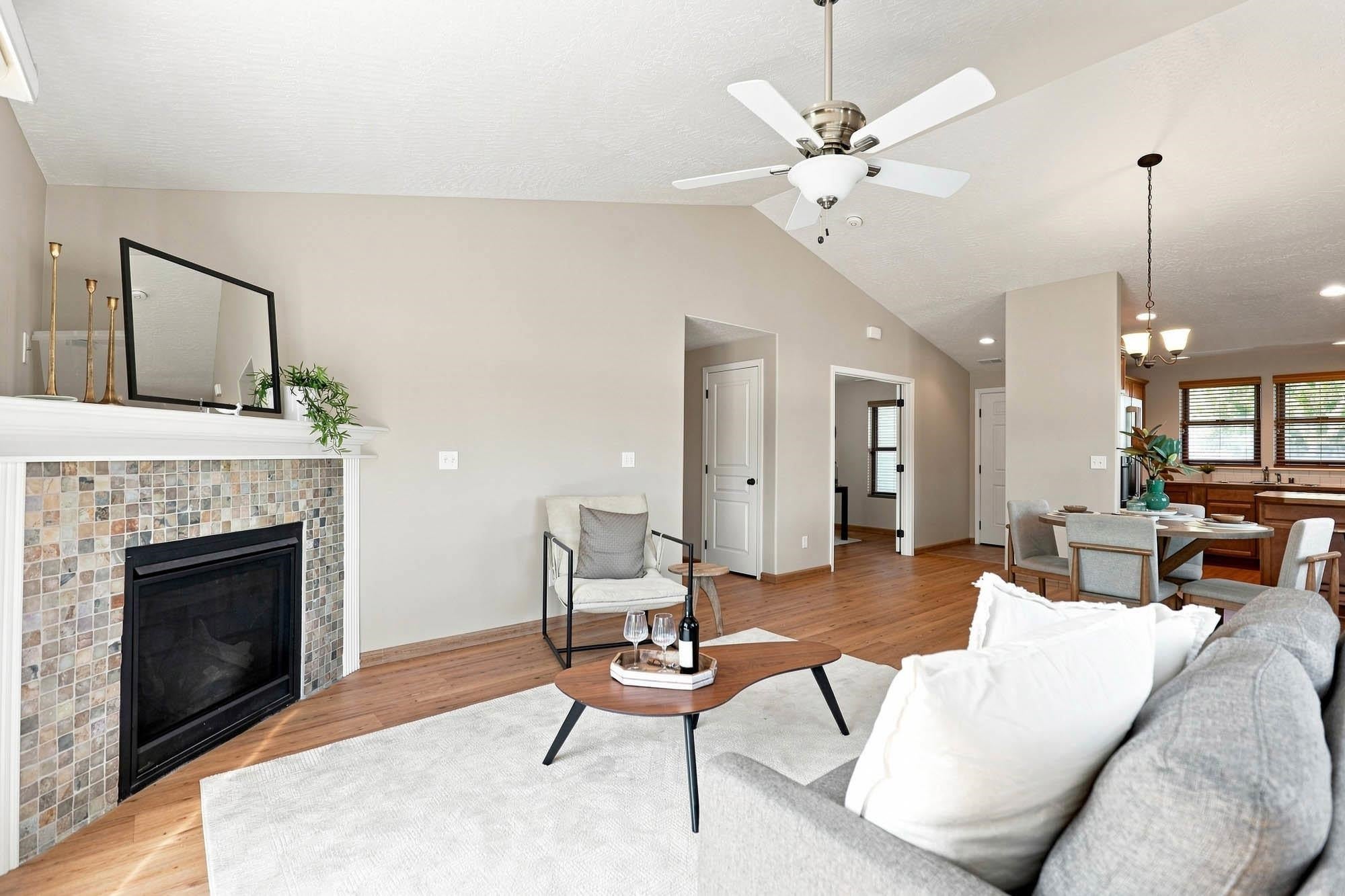 19028 E Mountain View Ave - Photo 2