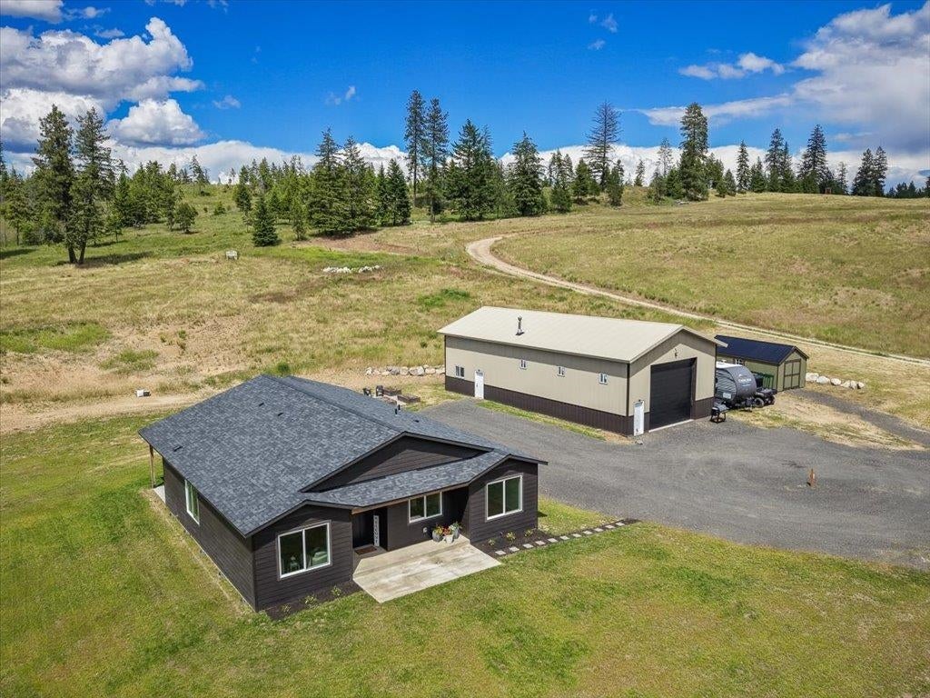Photo of 1508 W Latting Ln, Deer Park, WA 99006 (MLS # 202619289)