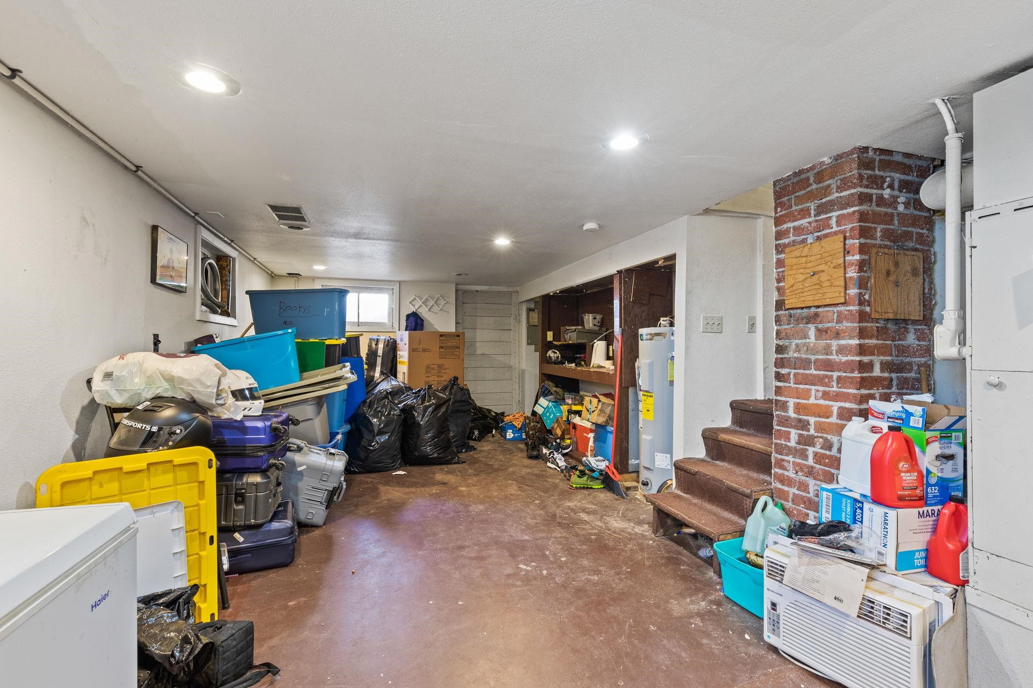Photo 21 of 34 of 204 N 3rd St house