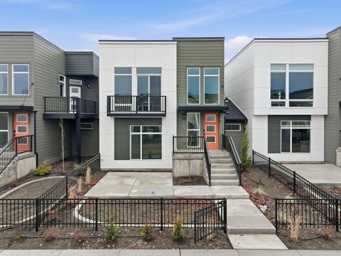 Photo of 2512 W Summit Pkwy, Spokane, WA 99201 (MLS # 202612574)