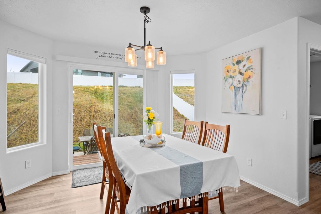 Photo of 18224 E Selkirk Estates Rd, Greenacres, WA 99016 (MLS # 202616416)