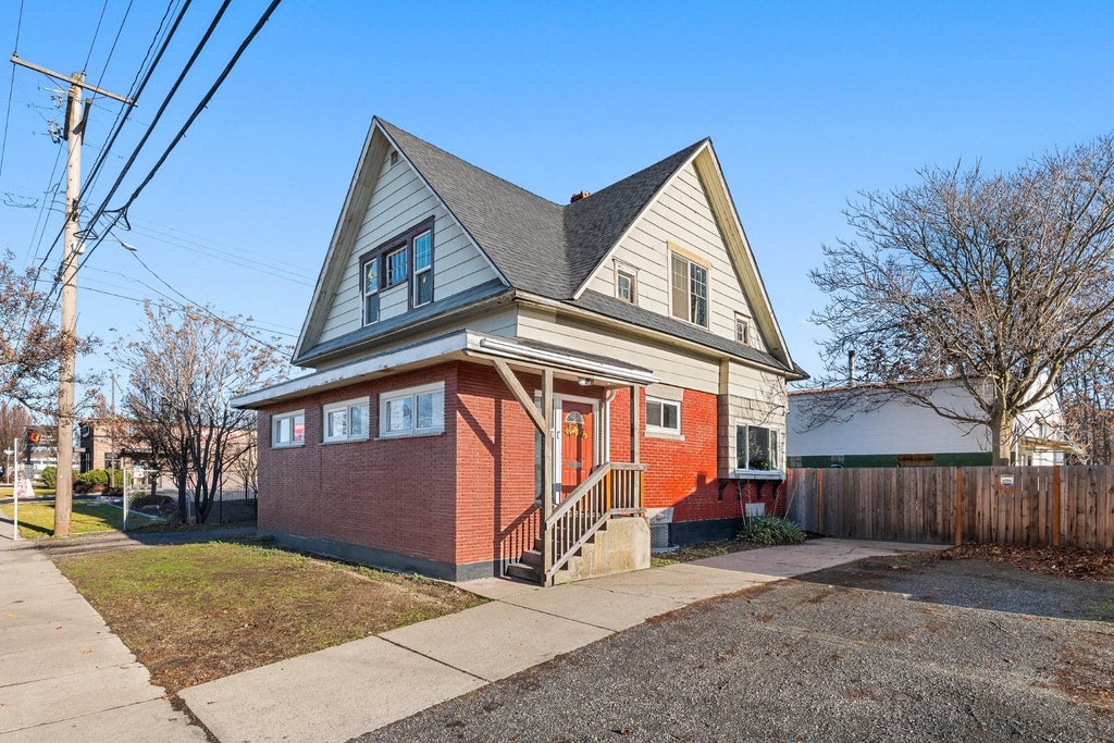 Photo of 2012 N Ruby St, Spokane, WA 99207 (MLS # 202623664)