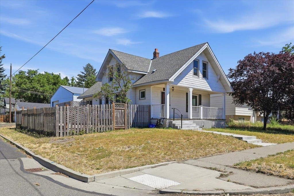 Photo of 1903 E Glass Ave, Spokane, WA 99207 (MLS # 202619848)