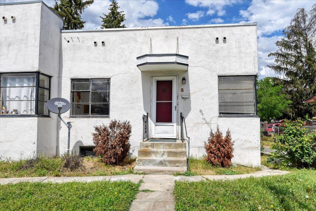 Photo of 2214 W Northwest Blvd, Spokane, WA 99204 (MLS # 202619942)