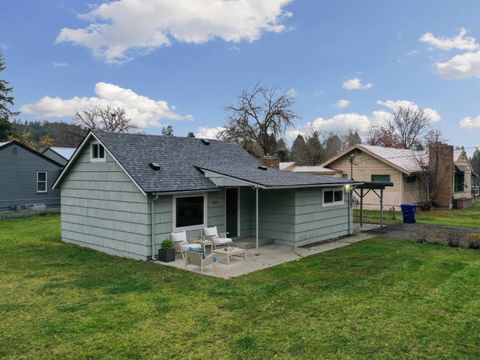 Photo of 9601 N Ivanhoe Rd, Spokane, WA 99218 (MLS # 202527016)