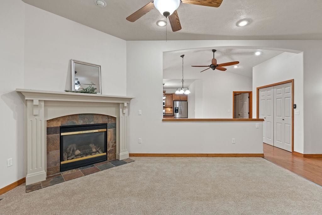 Photo of 510 E Golden Eagle Ln, Colbert, WA 99005 (MLS # 202525539)