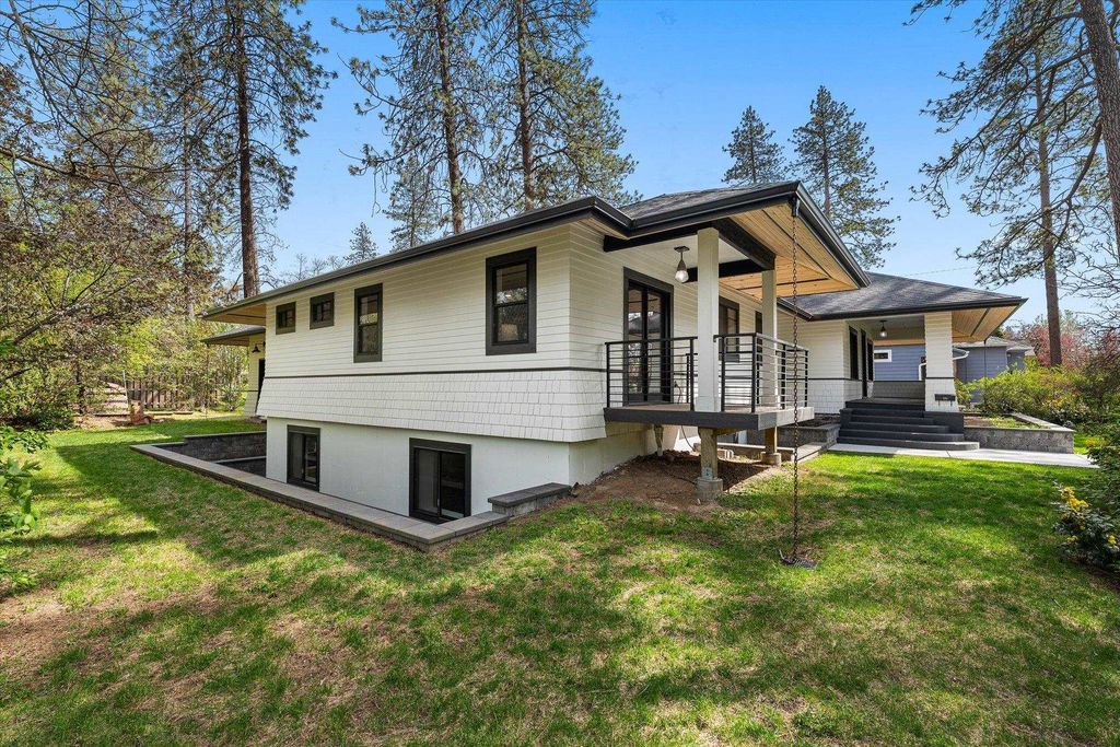 Photo of 3327 S Tekoa St, Spokane, WA 99203 (MLS # 202616063)