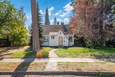 Photo of 1118 E 28th Ave, Spokane, WA 99203 (MLS # 202526926)