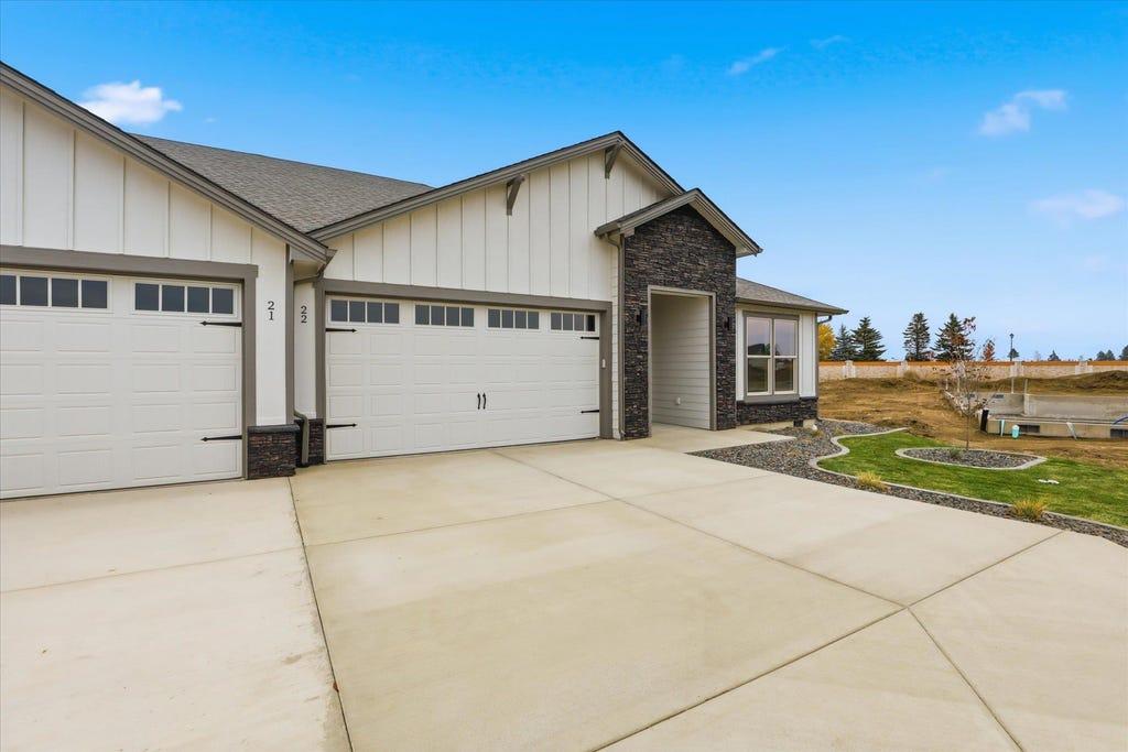 Photo of 1109 - 22 N Country Club Dr, Deer Park, WA 99006 (MLS # 202622918)
