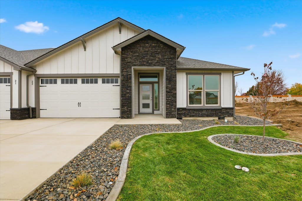 Photo of 1109 - 22 N Country Club Dr, Deer Park, WA 99006 (MLS # 202622918)