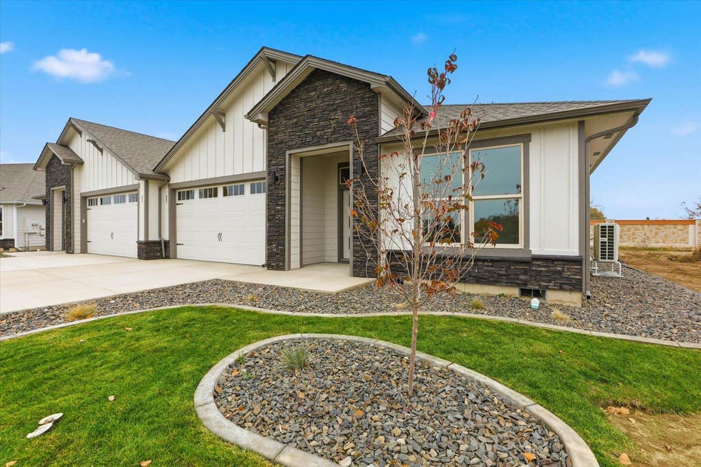 Photo of 1109 - 22 N Country Club Dr, Deer Park, WA 99006 (MLS # 202622918)