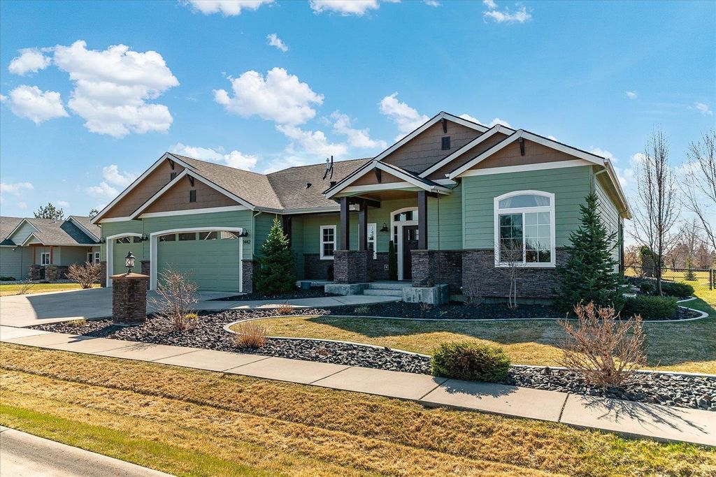 Photo of 1442 E 12th St, Deer Park, WA 99006 (MLS # 202614670)