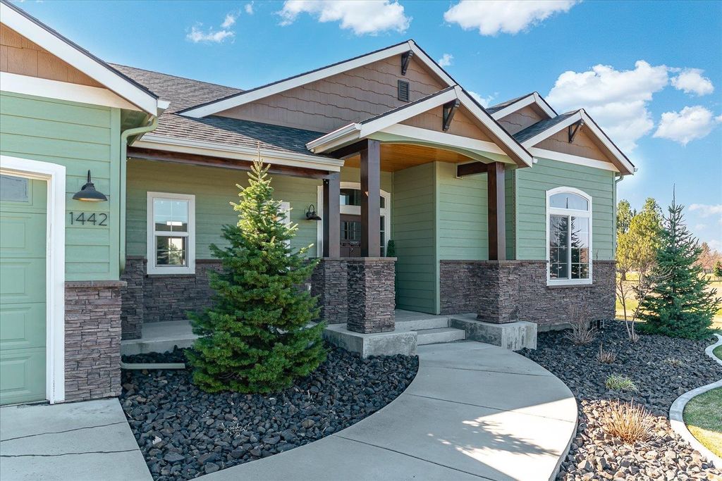 Photo of 1442 E 12th St, Deer Park, WA 99006 (MLS # 202614670)