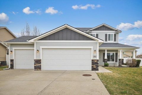 Photo of 3909 W Dawn Ave, Spokane, WA 99208 (MLS # 202613957)