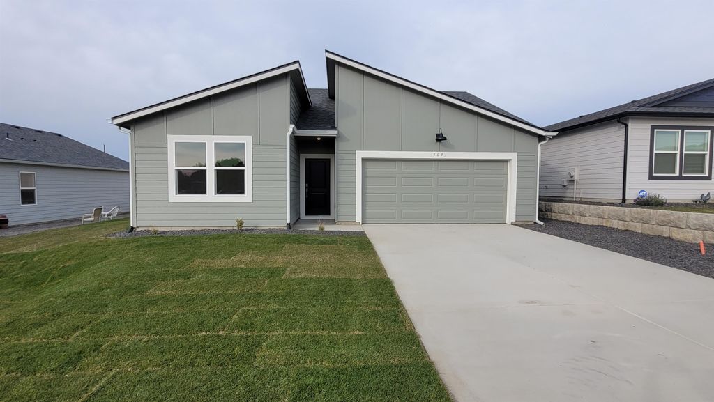 Photo of 509 E L St, Deer Park, WA 99006 (MLS # 202613963)