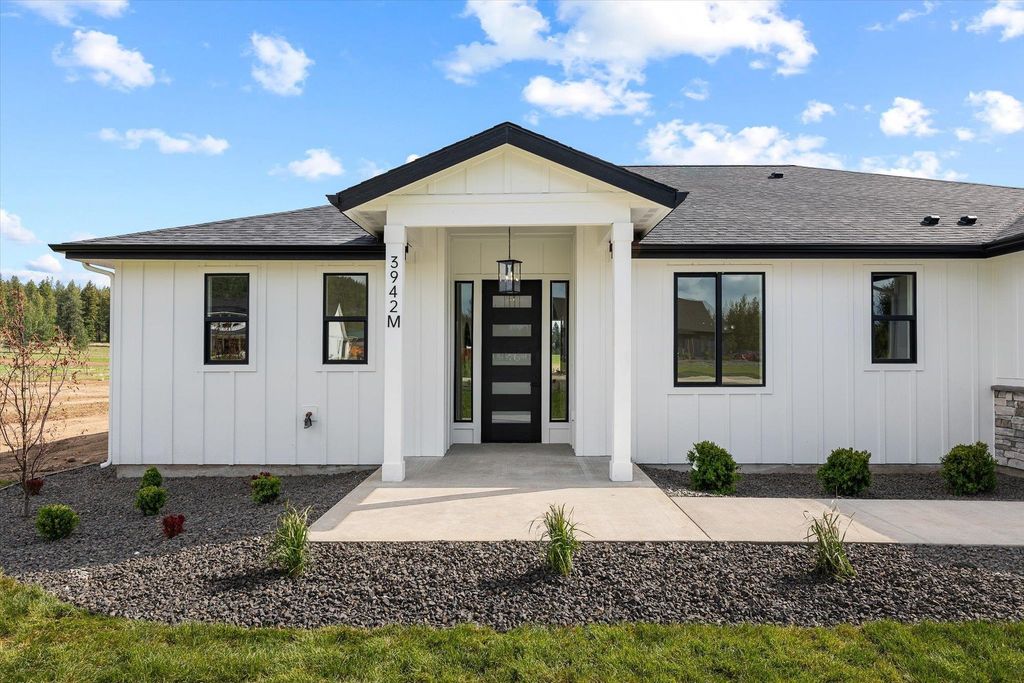 Photo of 3942 M Gardenspot Rd, Loon Lake, WA 99148 (MLS # 202616136)