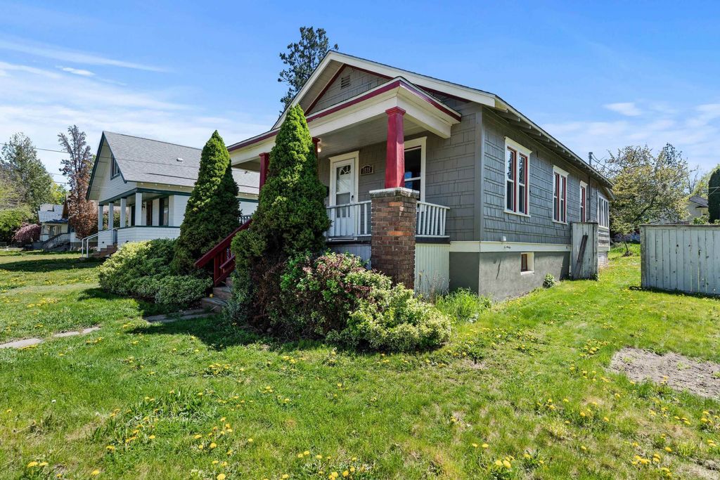 Photo of 1818 E 11th Ave, Spokane, WA 99202 (MLS # 202616547)